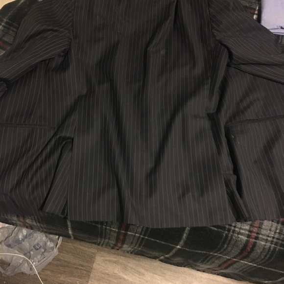 I’m selling a tan polo Walter Hagen shirt - Picture 6 of 8